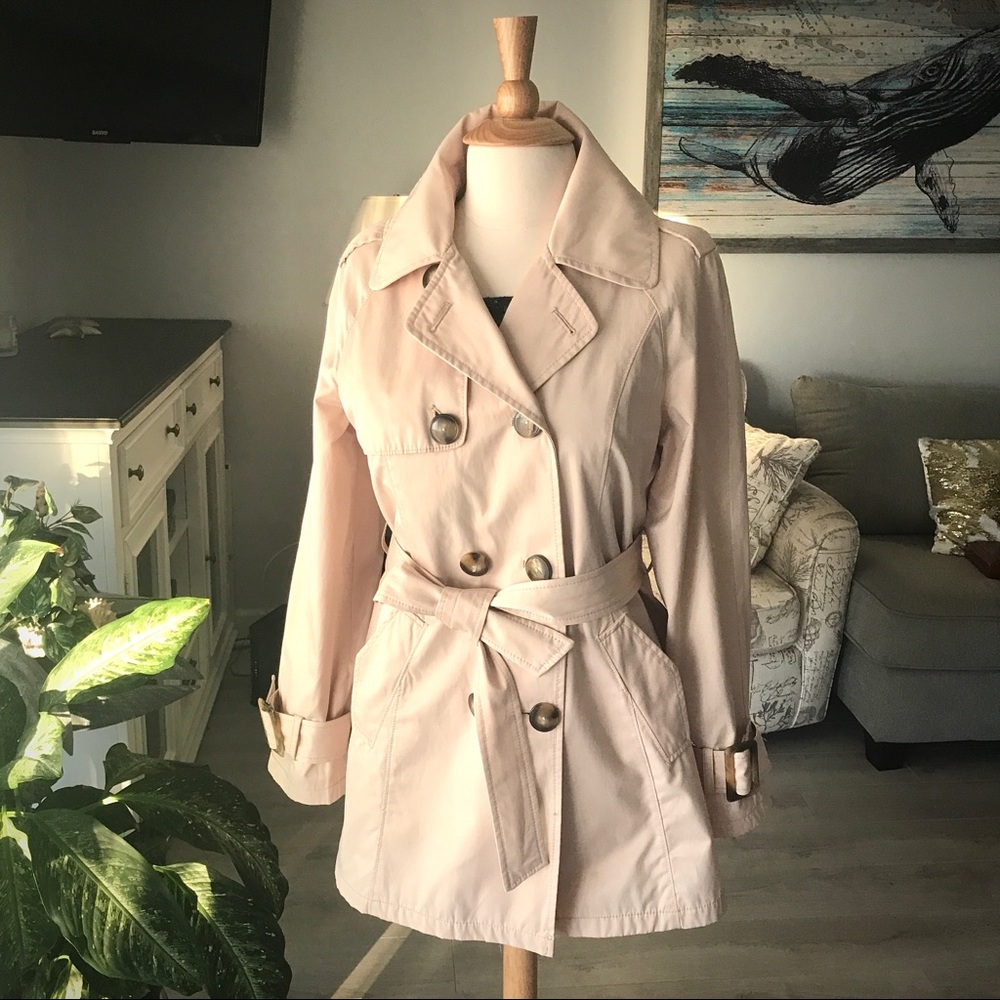 Jones New York Classic Trench Coat. Size L.